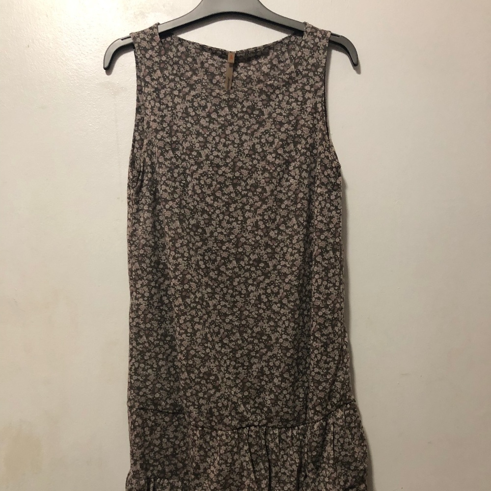 French Grey Floral Copine Sleeveless Ruffled Dress